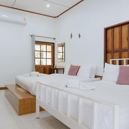 Baanboonpetch Resort Ban Phlong Takhe Exterior foto